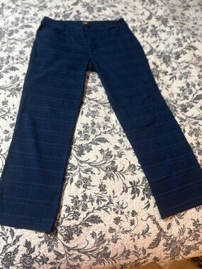 Lee Business Casual Dark Blue 10P Petite Pants